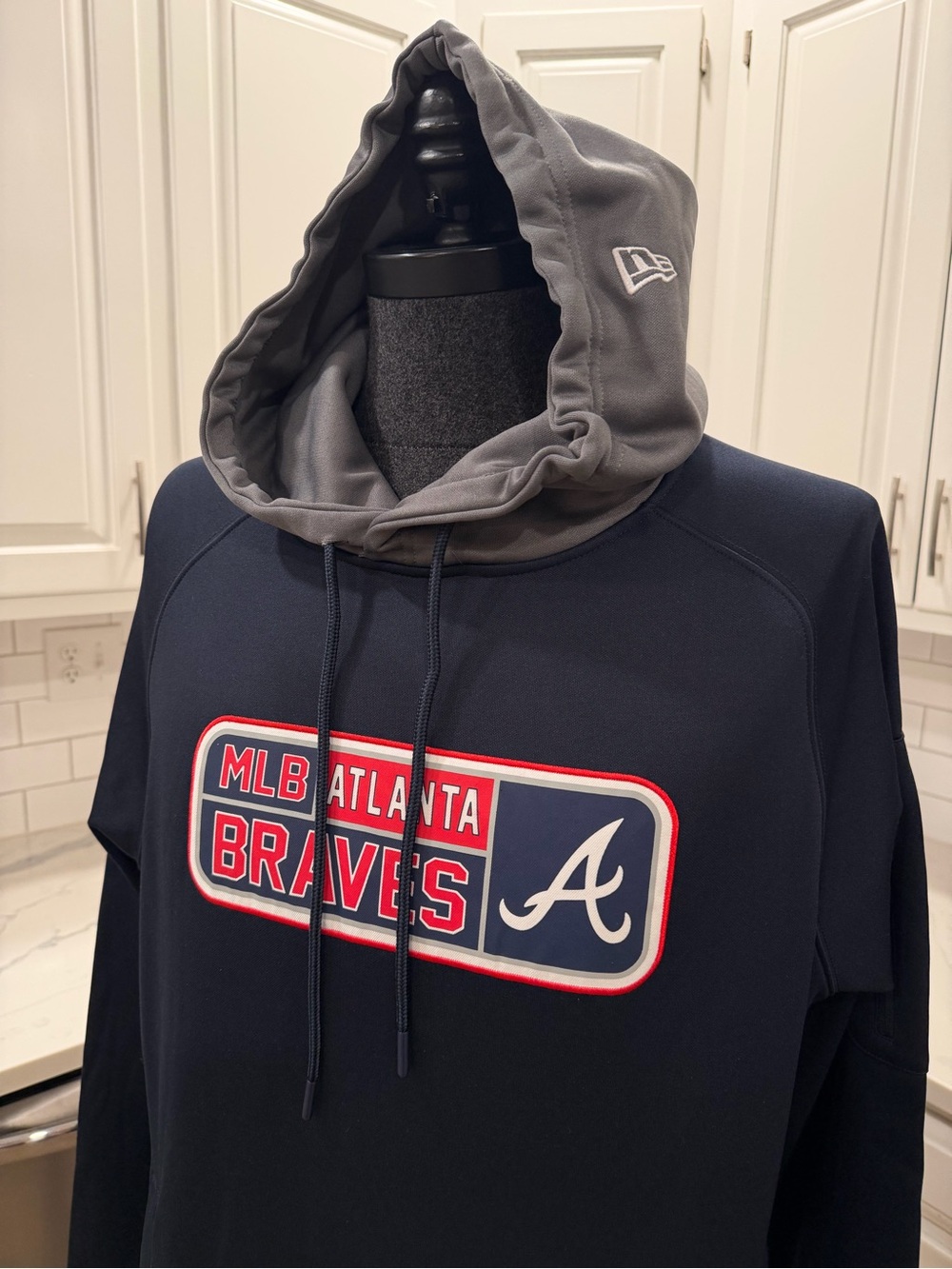 NEW ERA ⚾️ Men’s Navy & Gray MLB ‘ATLANTA BRAVES’ Hooded Sweatshirt - Sz LRG